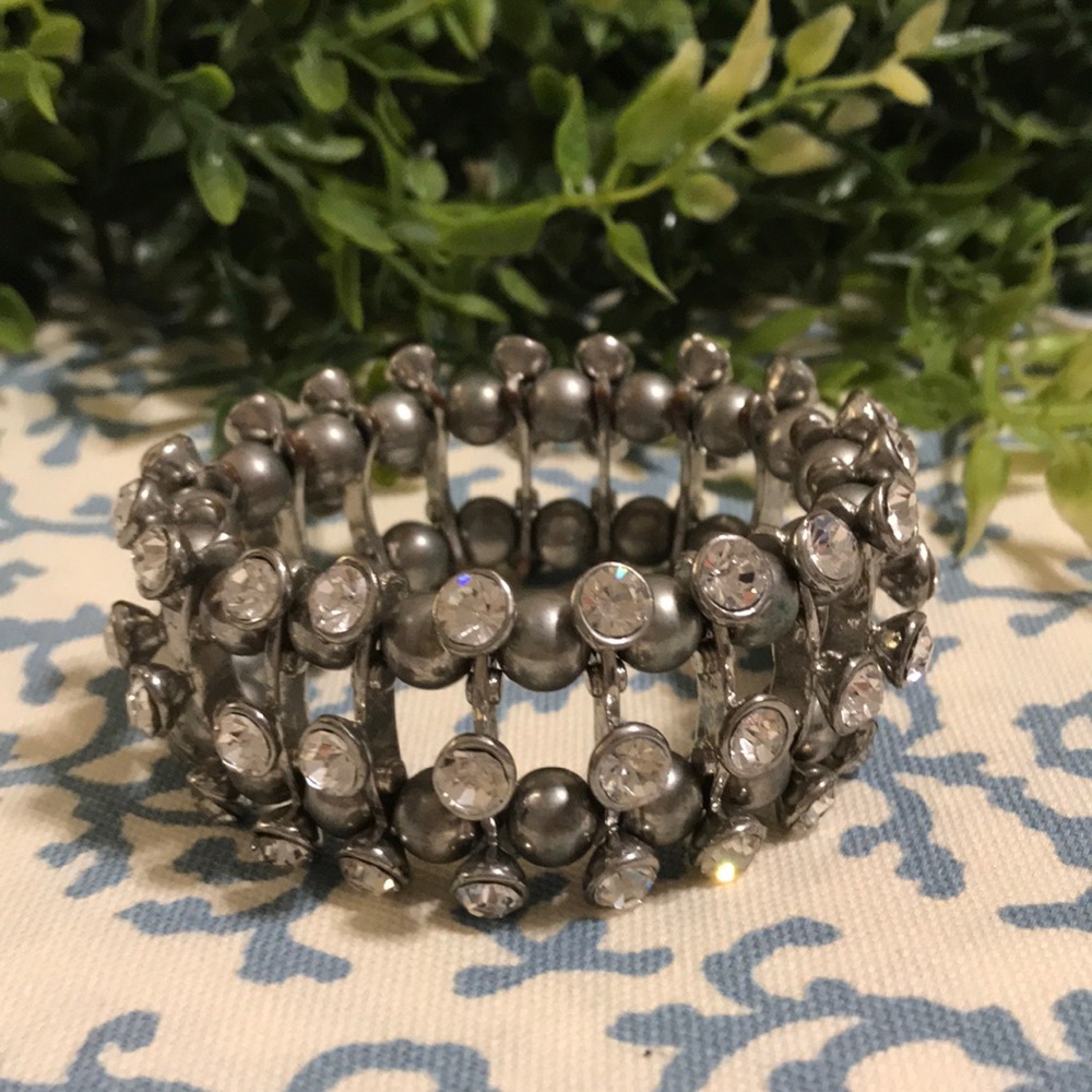 ⬇️ WHBM Rhinestone Stretch Bracelet 💎